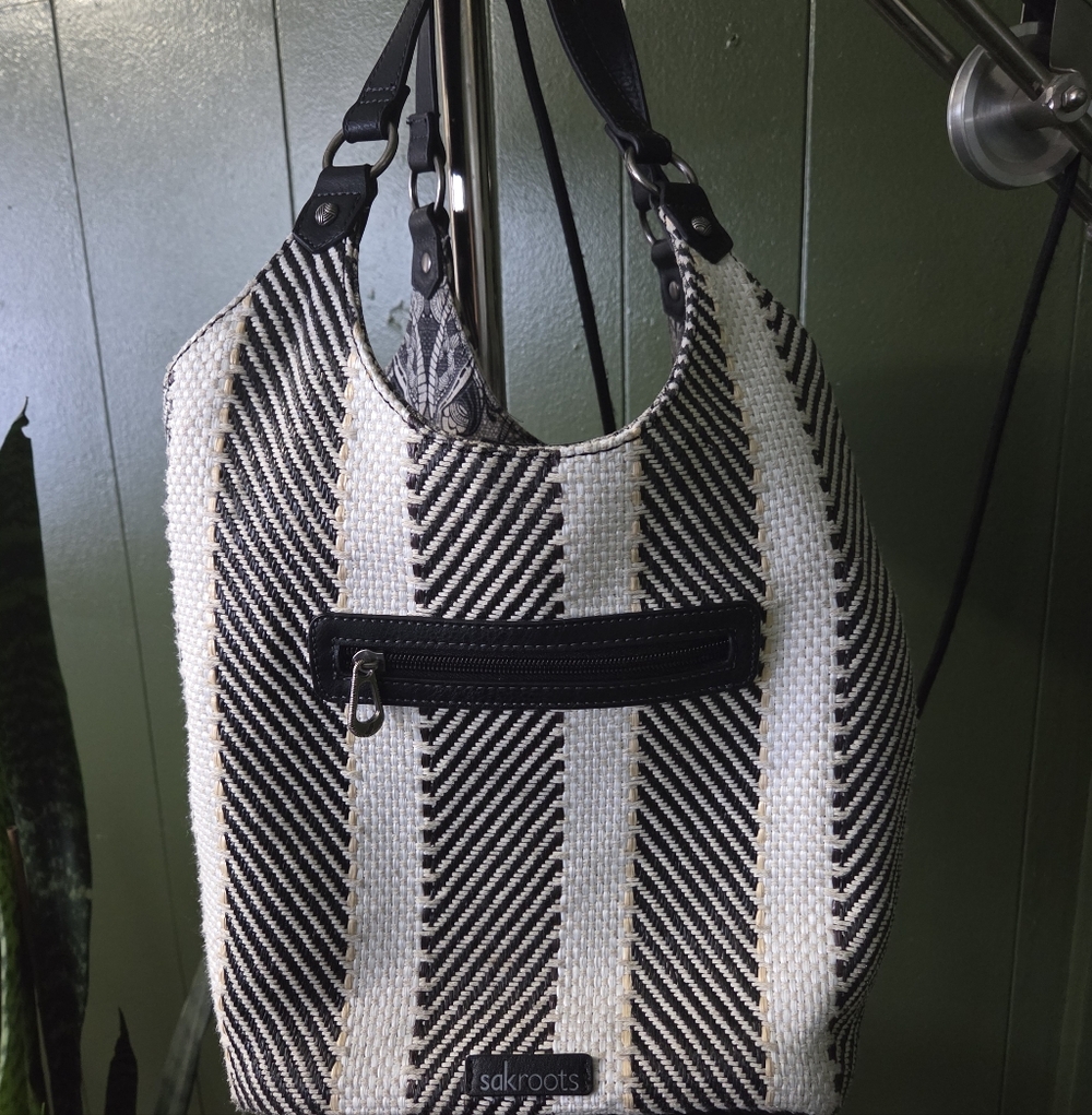 Sak Roots Purse - Picture 2 of 9